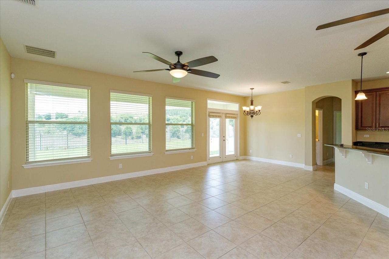 2446 Linkwood Ave - Photo 5 of 25