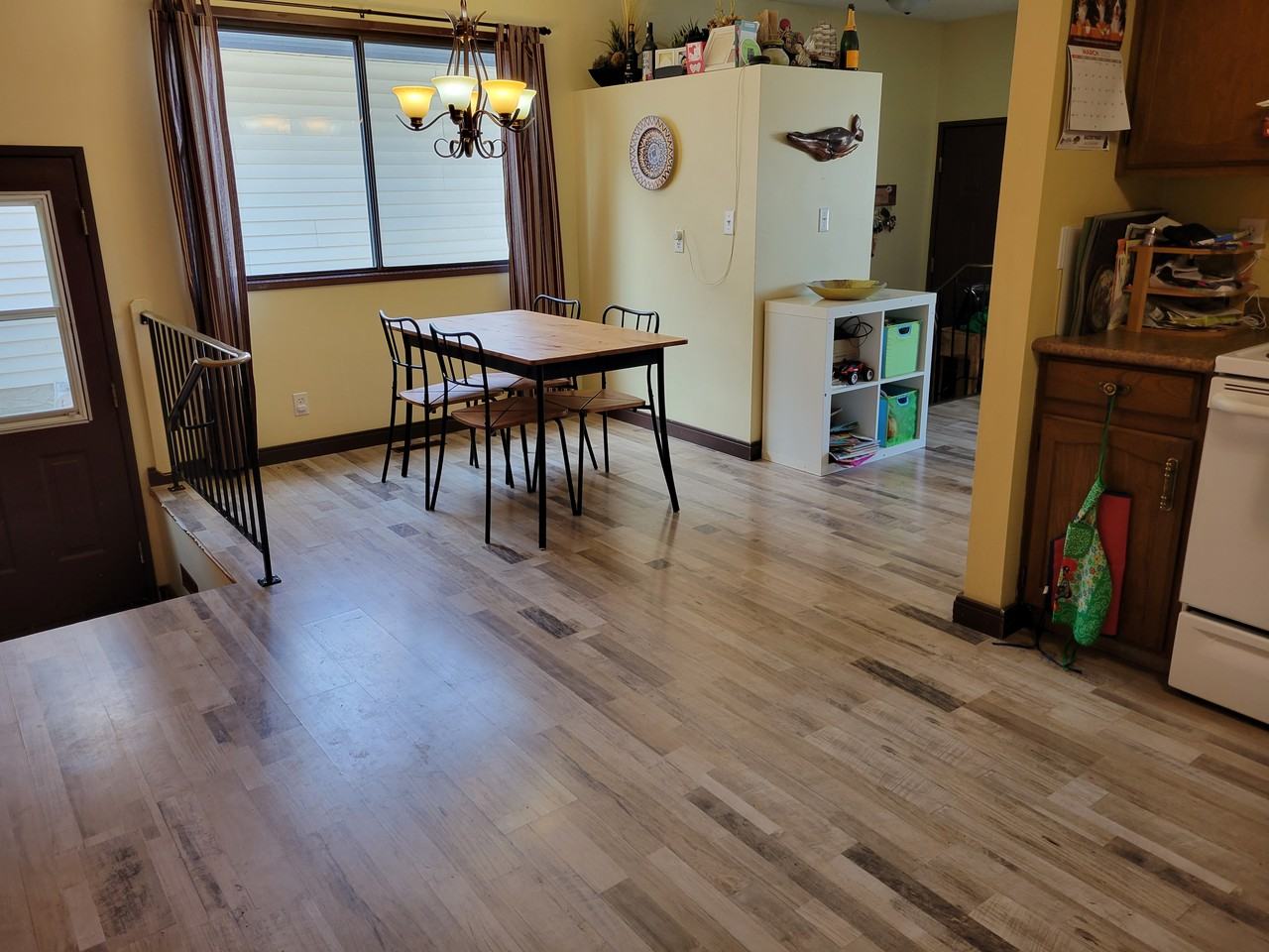 1007 Woodview Crescent Southwest - Photo 3 of 12