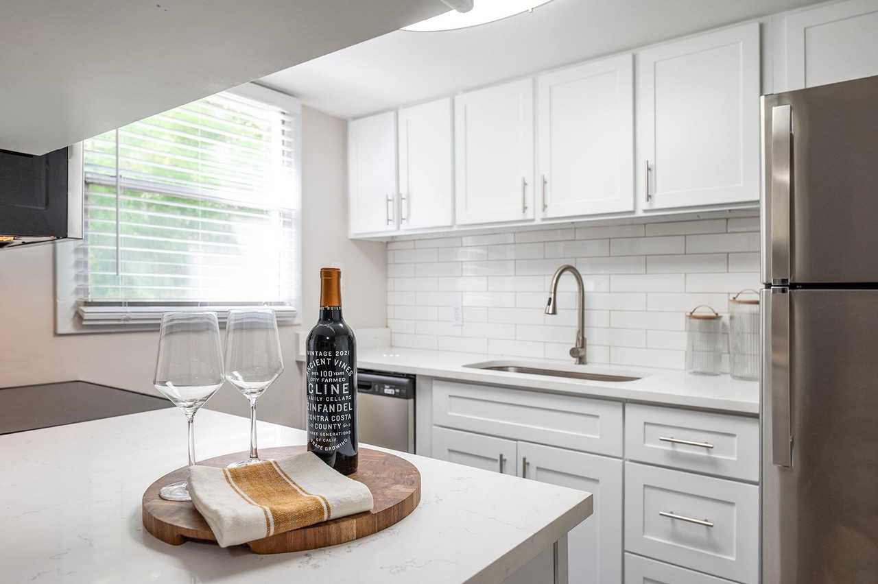 The Artisan Apartments - Photo 2 of 31