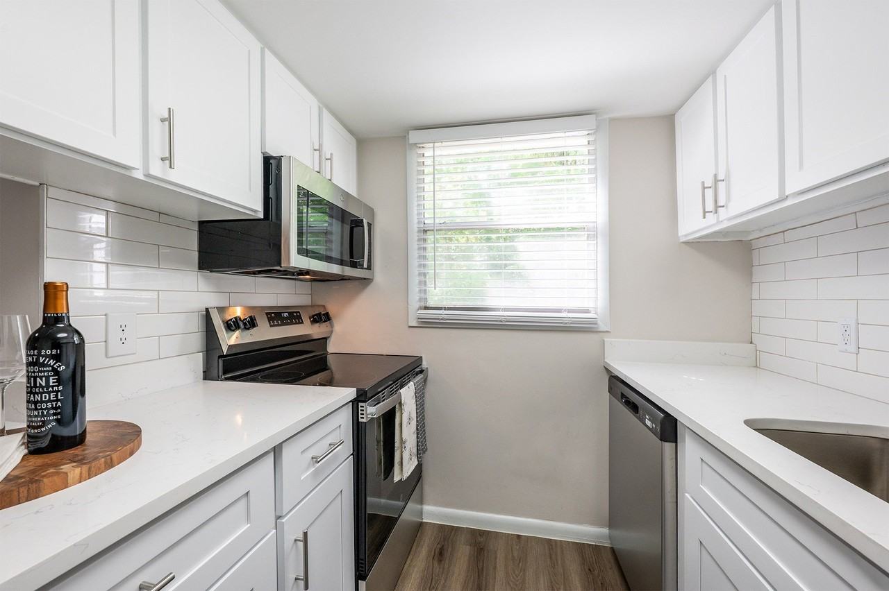 The Artisan Apartments - Photo 3 of 31