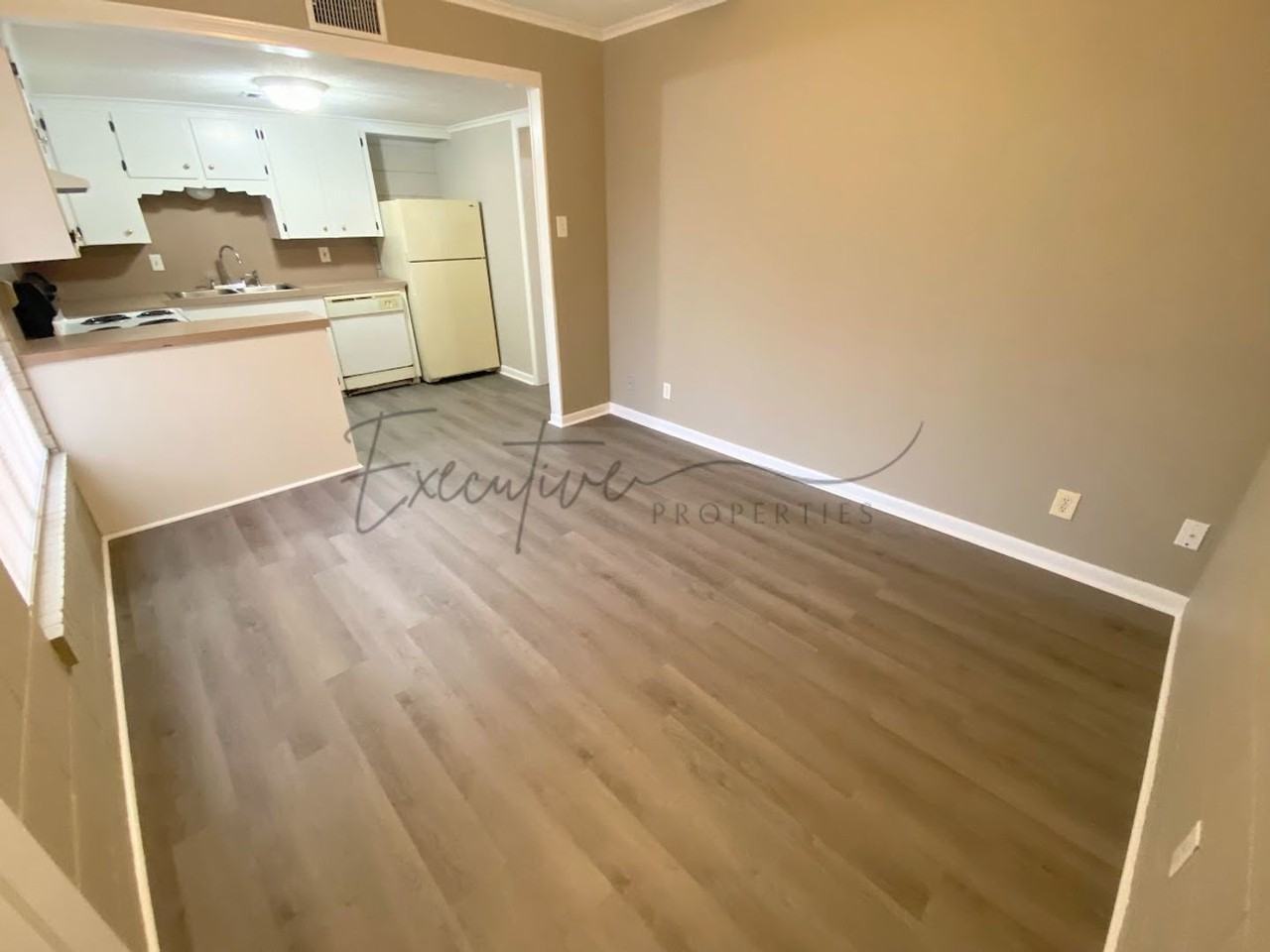 419 Clarence Street #3 - Photo 3 of 11