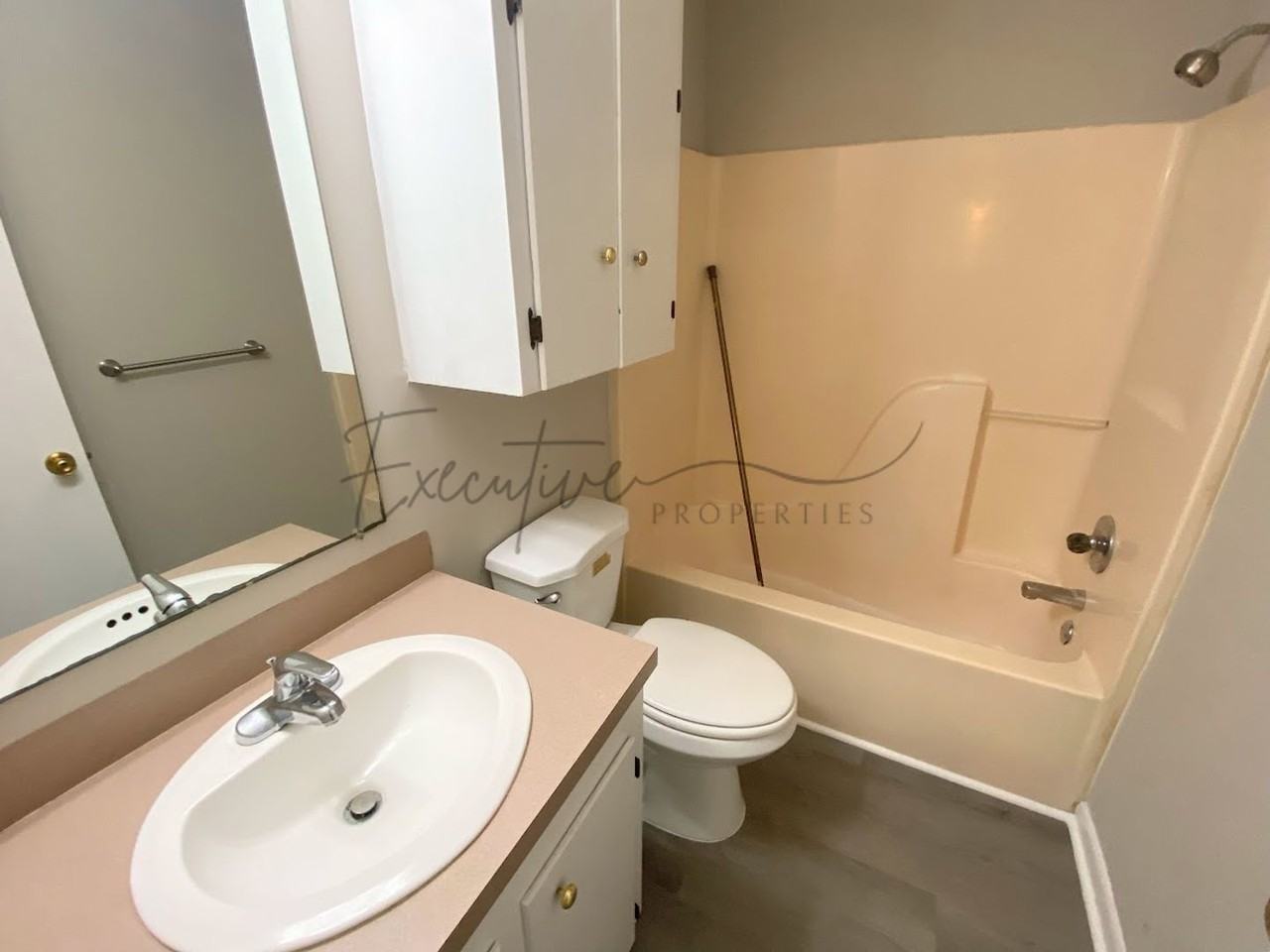 419 Clarence Street #3 - Photo 4 of 11