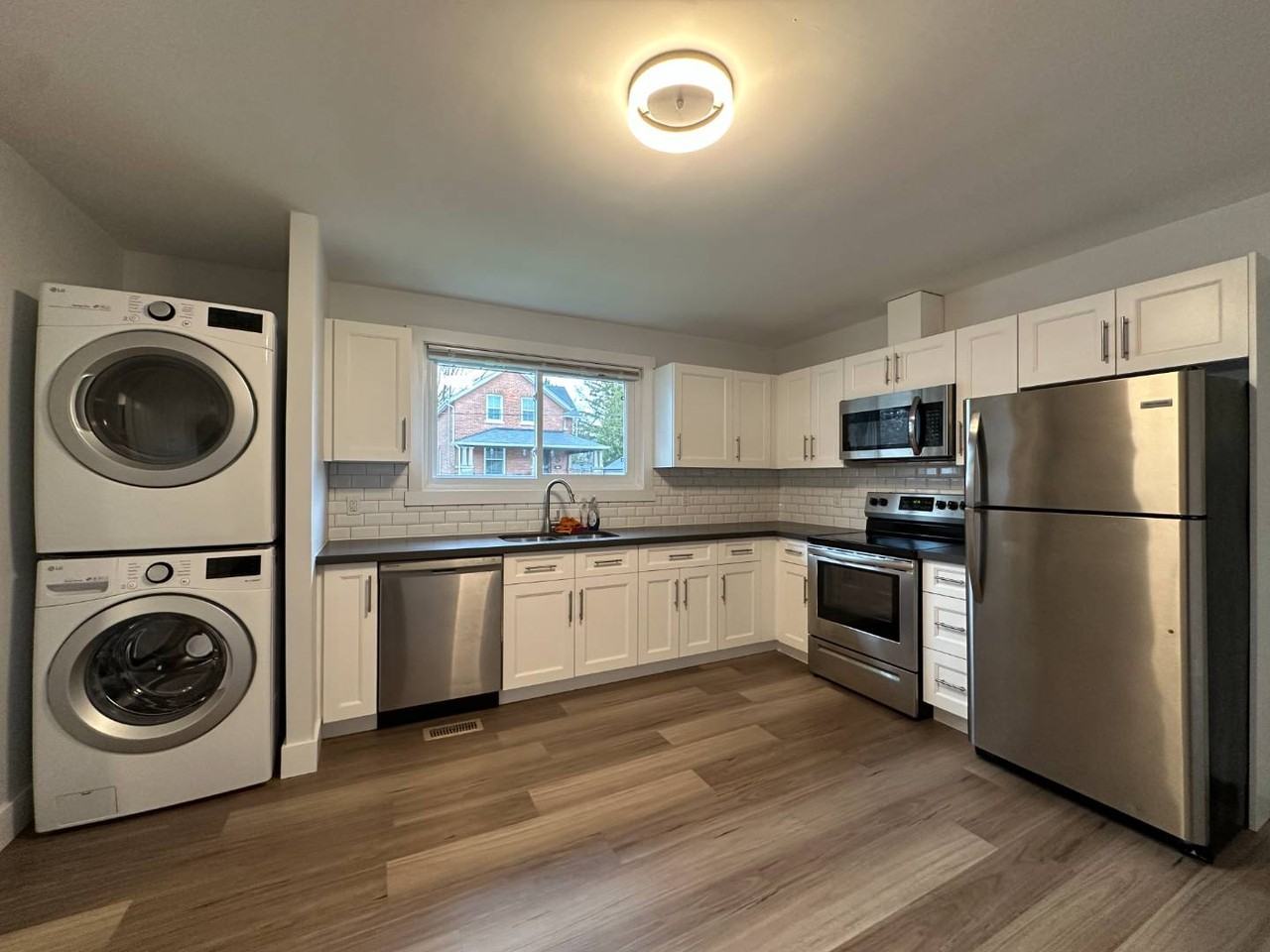 Upper- 9 Spencer Street West - Photo 3 of 17