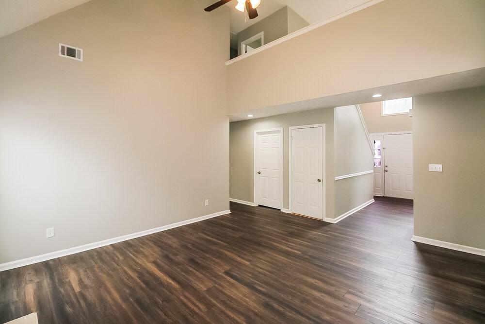 77 Harbour Town Cv - Photo 5 of 18