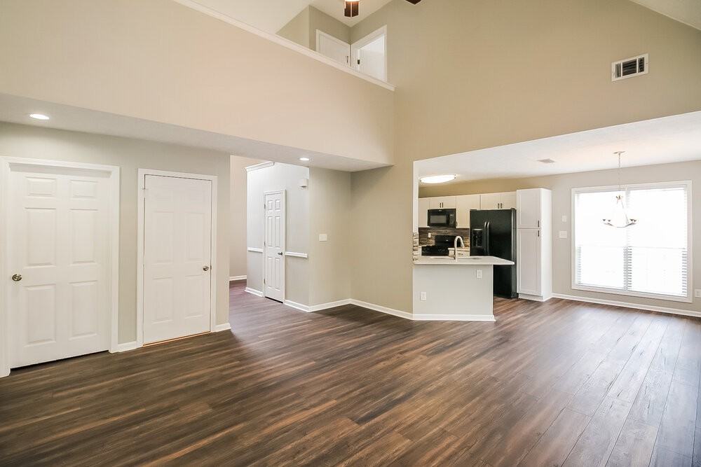 77 Harbour Town Cv - Photo 6 of 18
