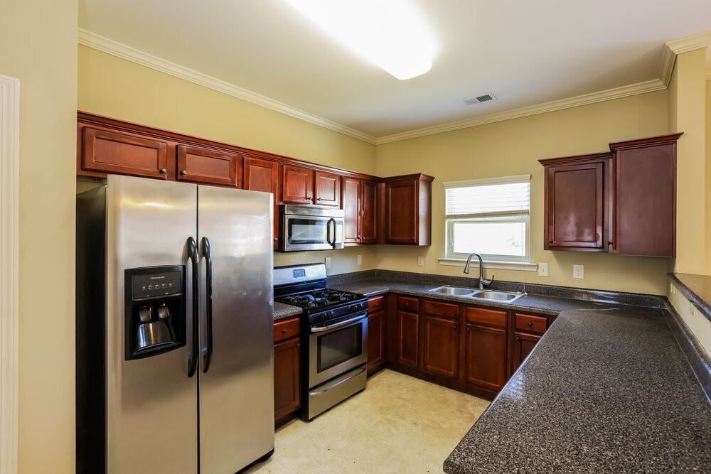4035 Raspberry Way - Photo 7 of 17