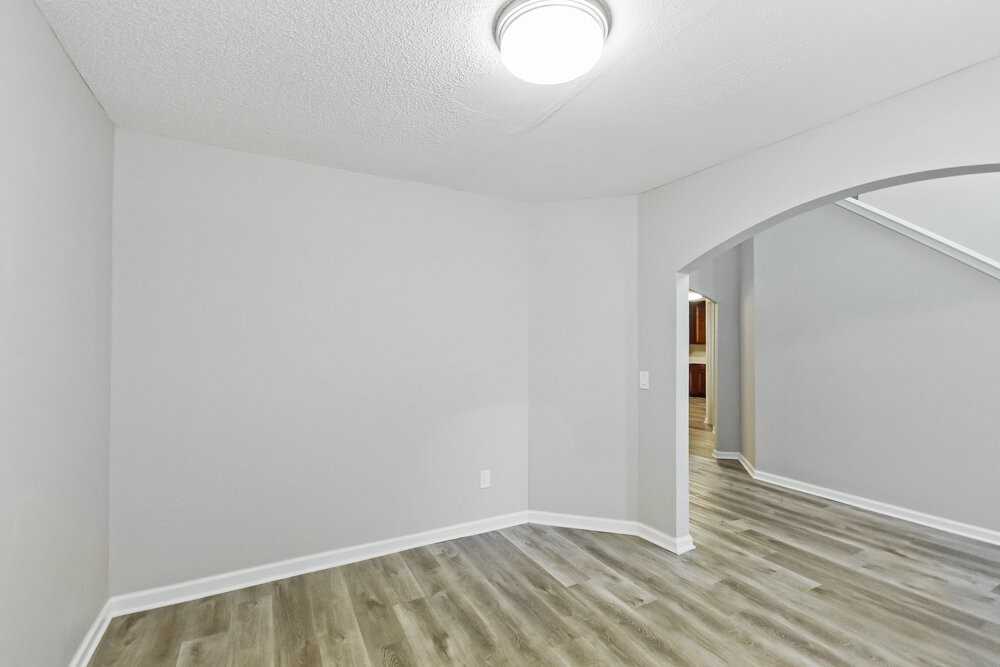 40 Stone Ridge Way - Photo 6 of 17