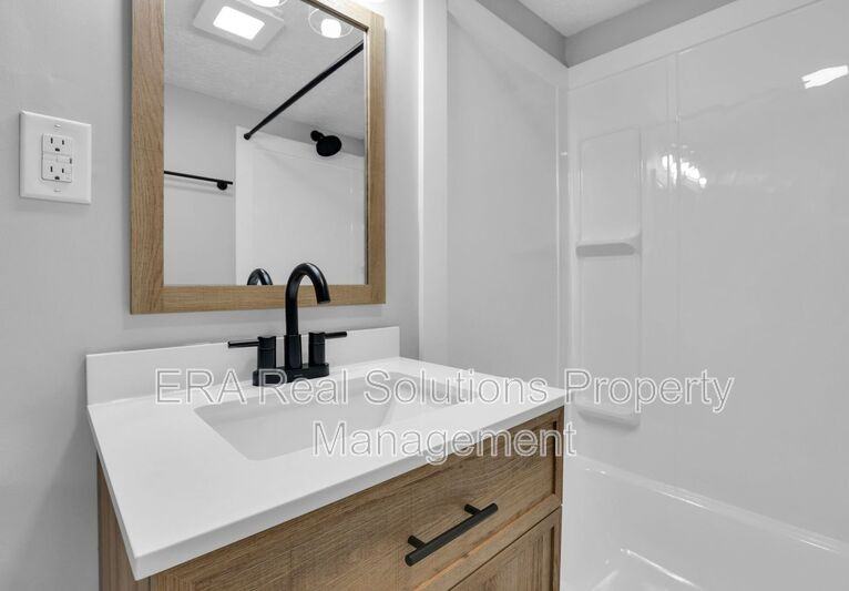 126 E Morrill Ave - Photo 2 of 23