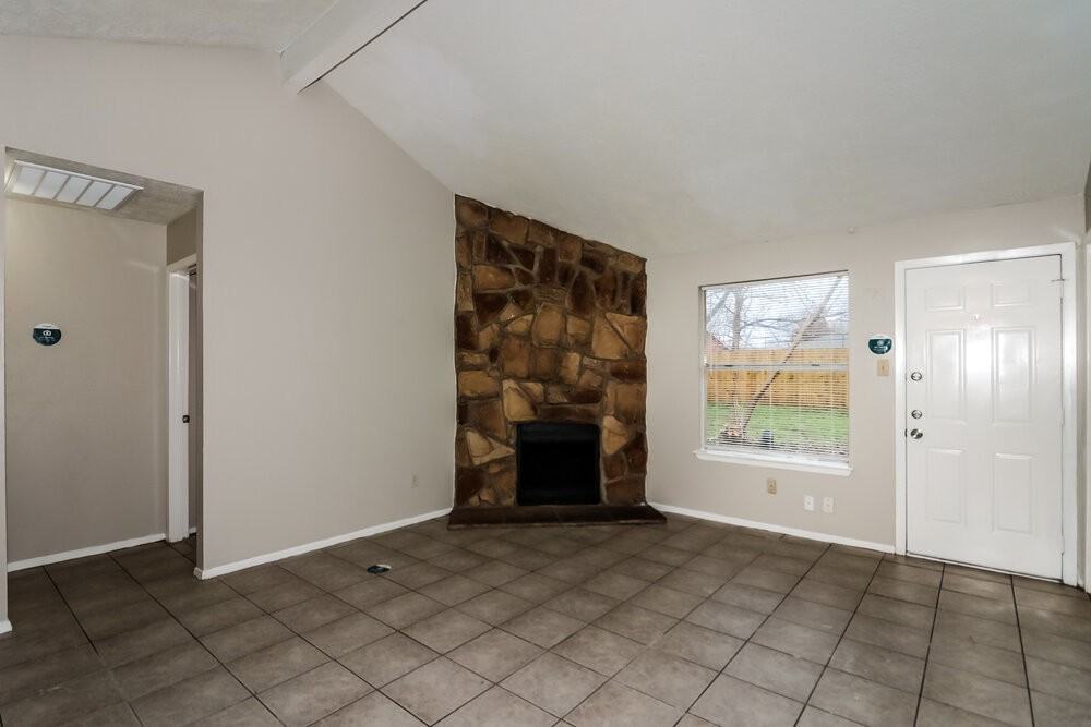 14871 Shottery Dr - Photo 3 of 15