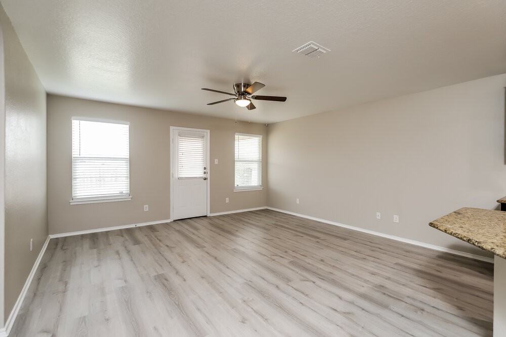 3903 Goliad Frd - Photo 5 of 17