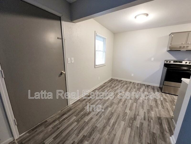 100 E Otway St - Photo 3 of 7