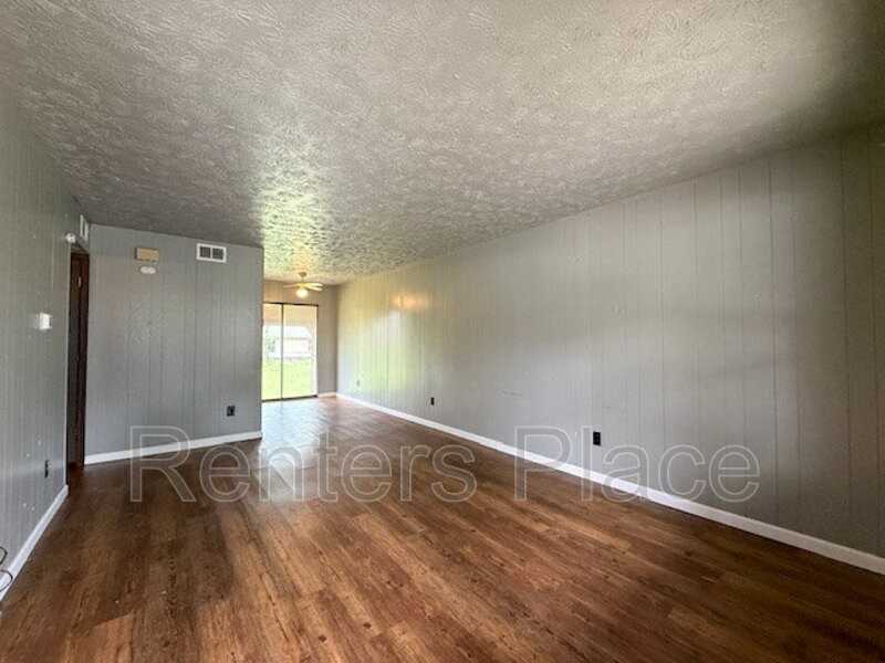 812 S Adair St - Photo 2 of 8