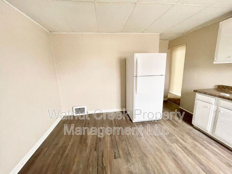 810 E Erie Ave #4 - Photo 5 of 50