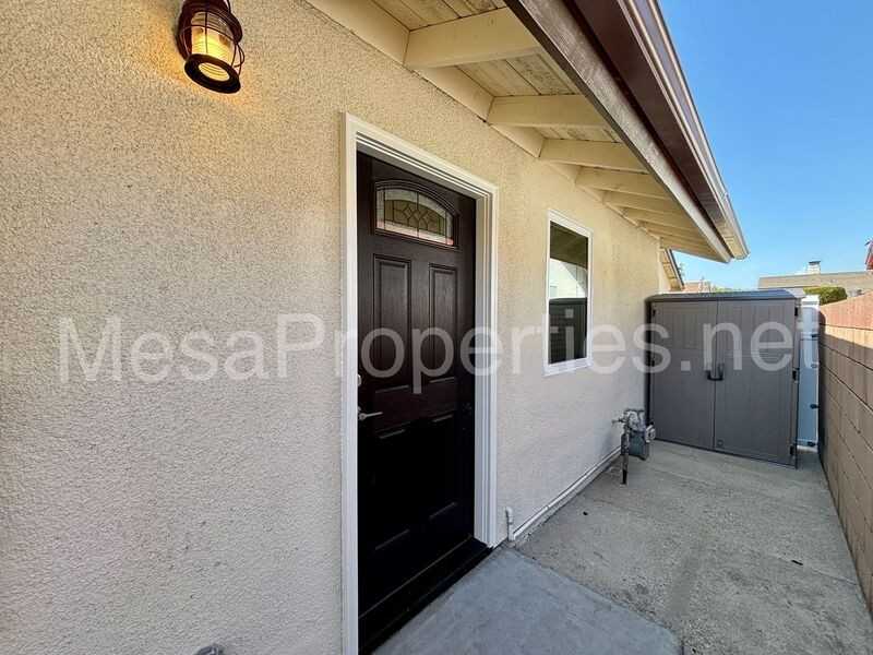 2621 E Fenmead St - Photo 2 of 11