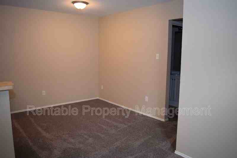 8028 Doreen Ave - Photo 3 of 21