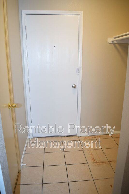 8028 Doreen Ave - Photo 6 of 21