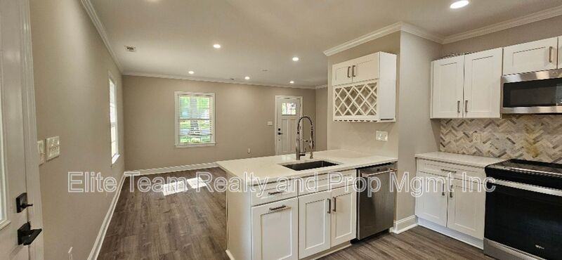 428 Sylvania Ave - Photo 2 of 21