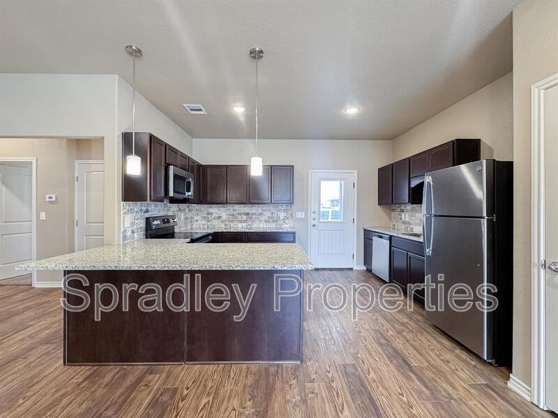 1045 Hibiscus Unit B - Photo 4 of 11