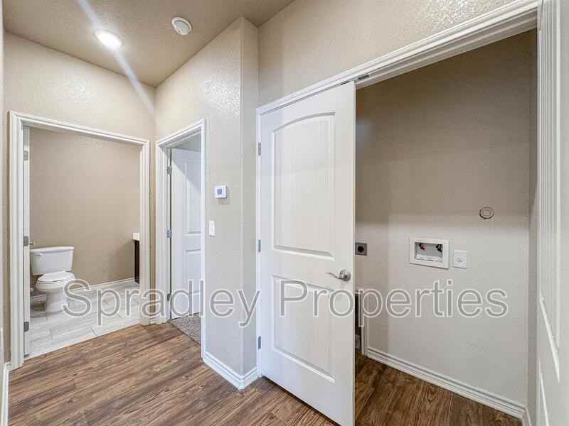 1045 Hibiscus Unit B - Photo 7 of 11