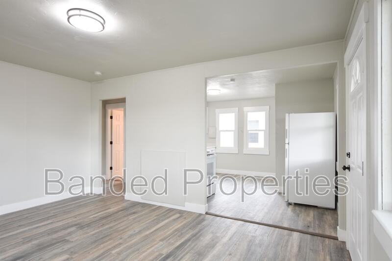 263 Maple St - Photo 6 of 12