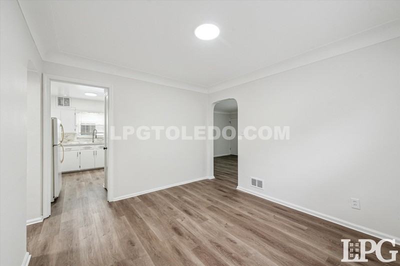 2834 Sherbrooke Rd - Photo 6 of 18