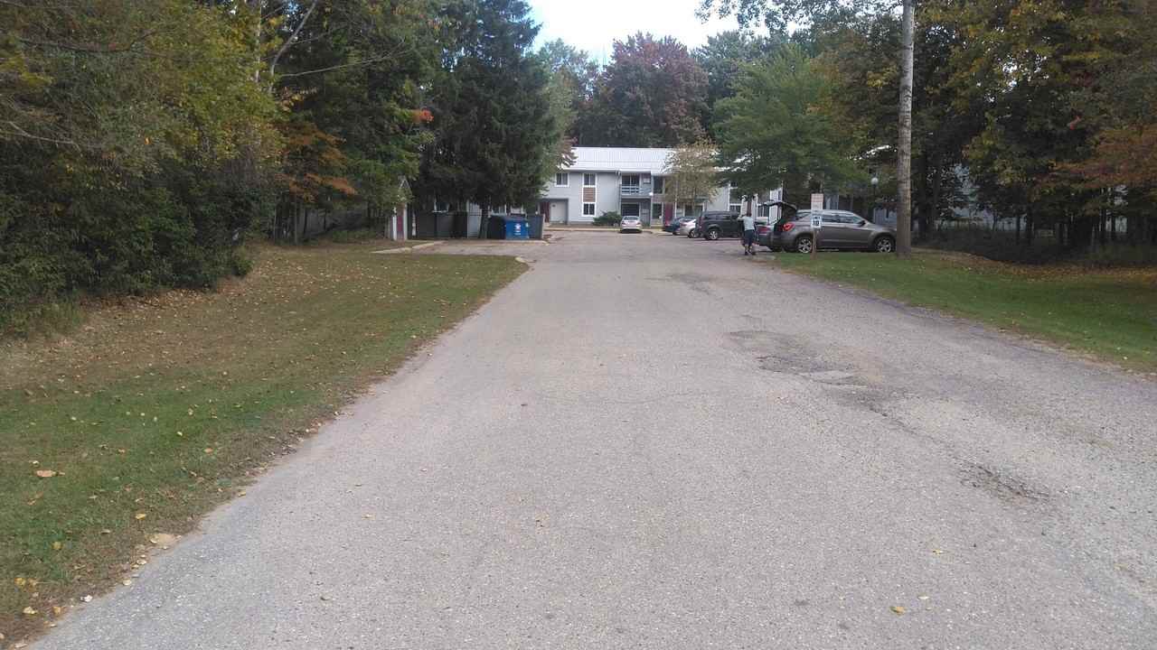 Whispering Winds Apartments - Photo 2 of 15