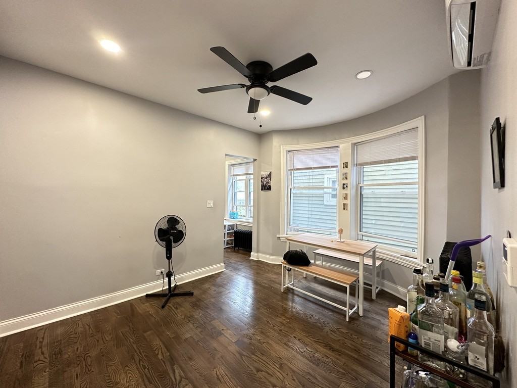 6257 N Lakewood Ave #1 - Photo 7 of 21