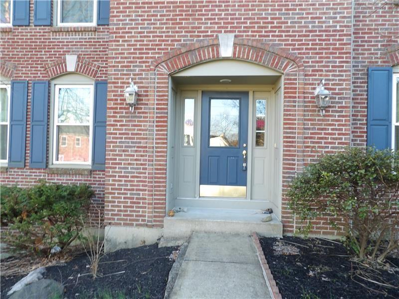 10201 Hartwood Ct - Photo 2 of 50