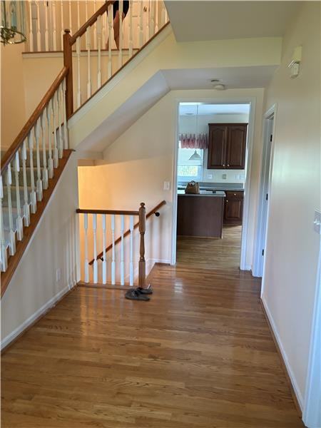 10201 Hartwood Ct - Photo 3 of 50