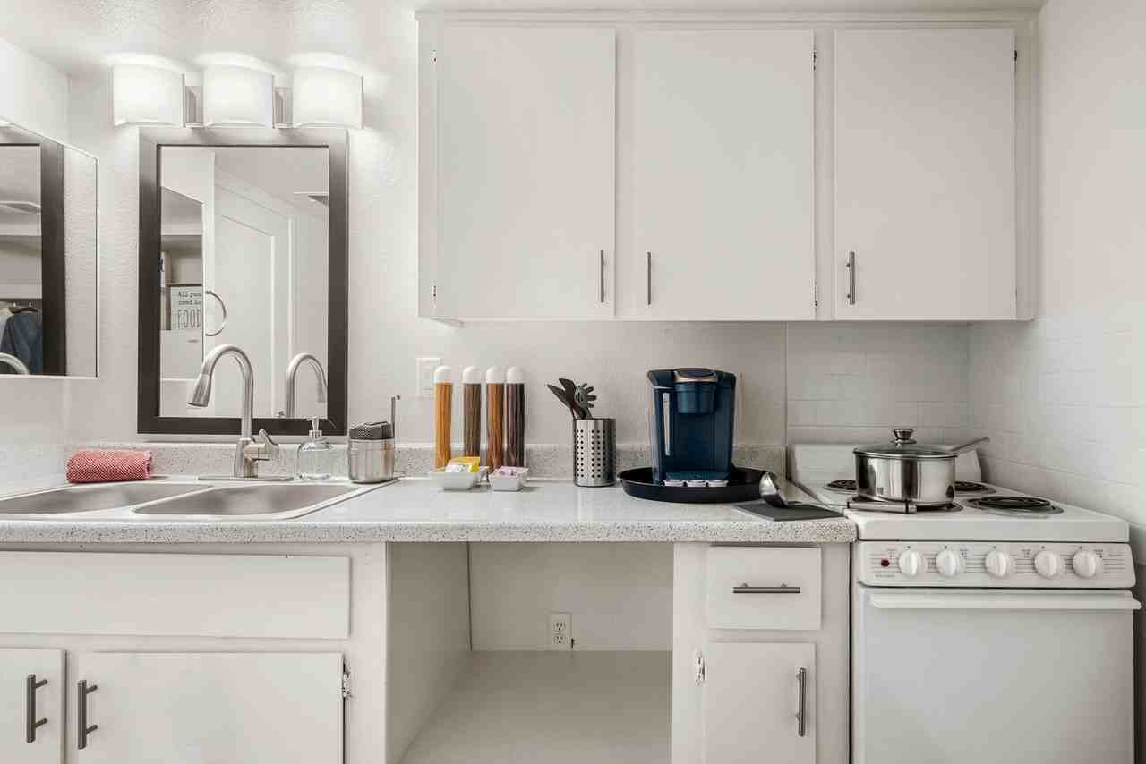 Venture on Colter - Photo 4 of 35