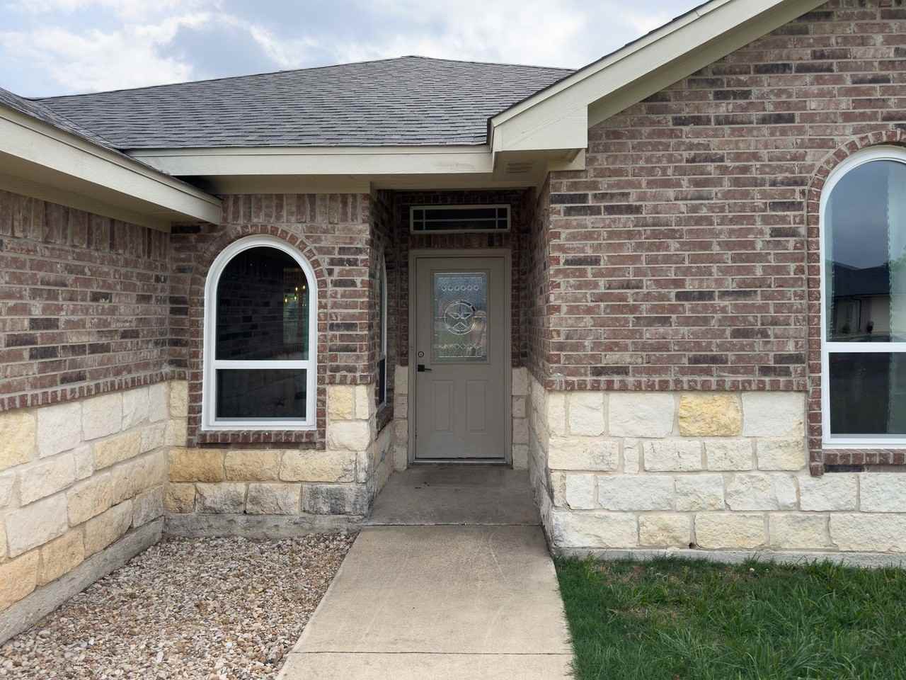 308 Oak Ridge Dr - Photo 2 of 38