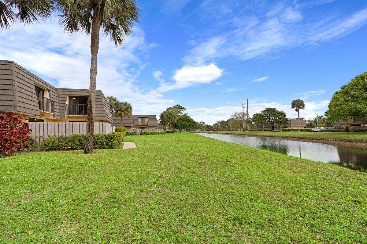 3904 39th Way - Photo 2 of 15