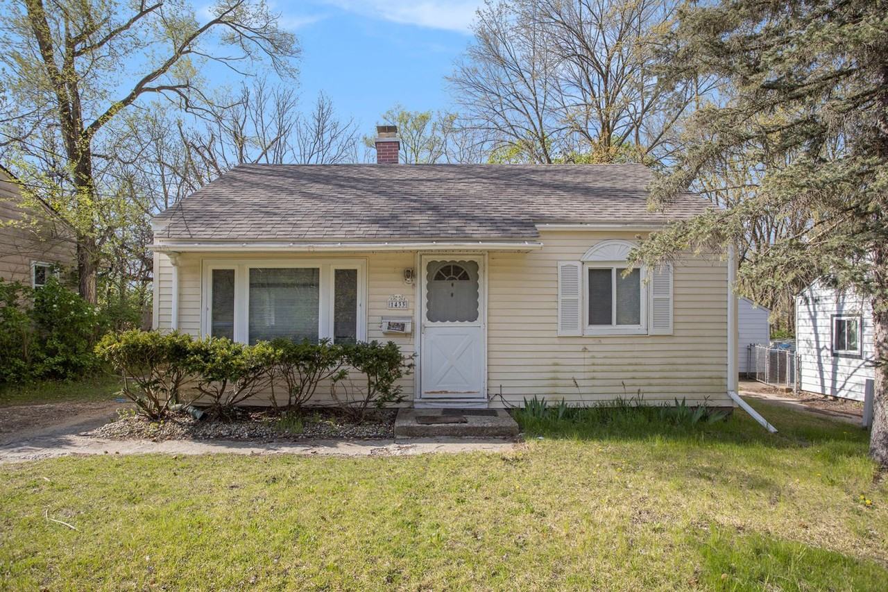 1433 W North St - Photo 2 of 16