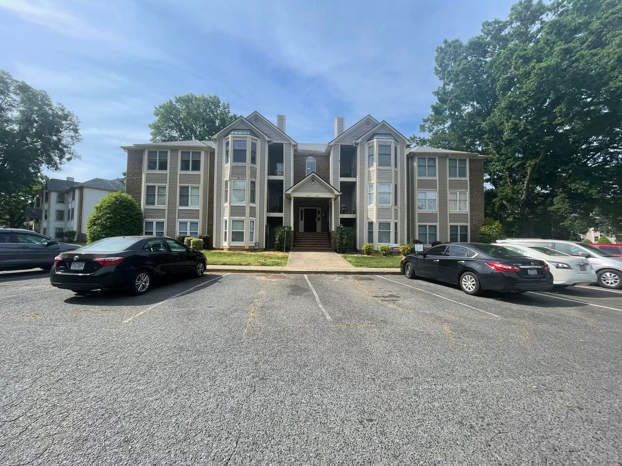 6246 Rosecroft Dr