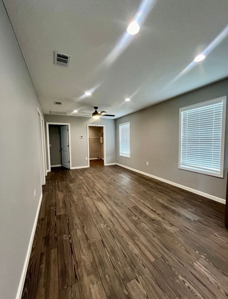 467 Pine St - Photo 6 of 26