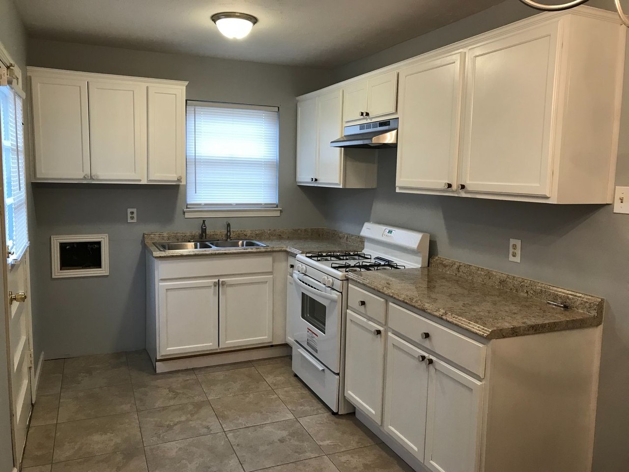 2984 Cherry Rd - Photo 2 of 6