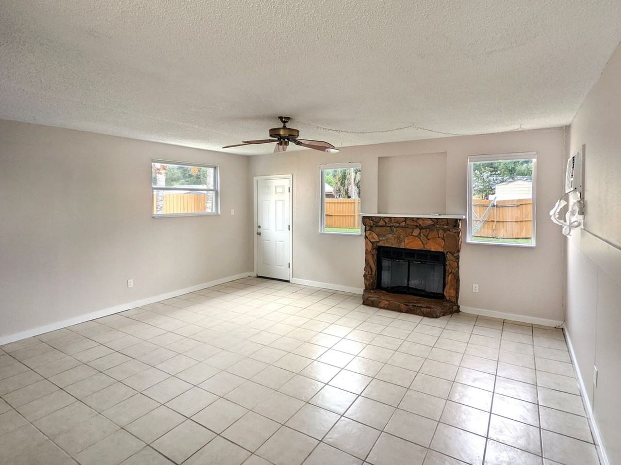 1412 56th Ave N - Photo 3 of 10