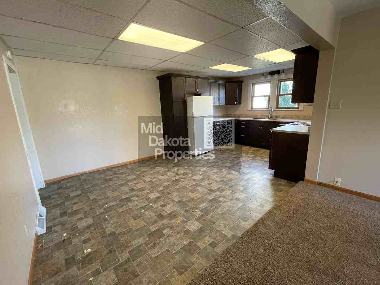 420 E 6th - Photo 2 of 19