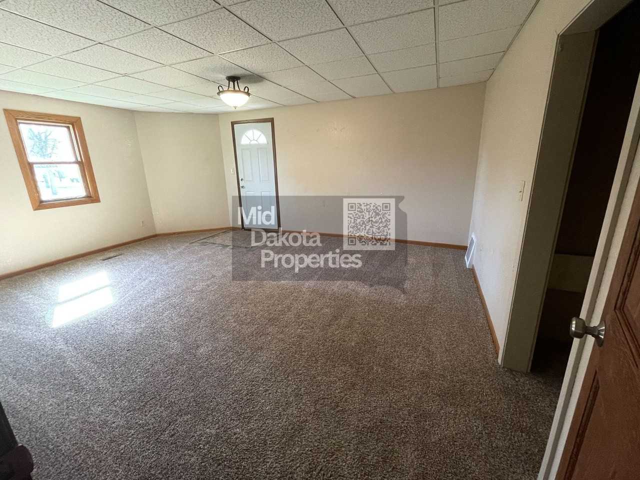 420 E 6th - Photo 5 of 19