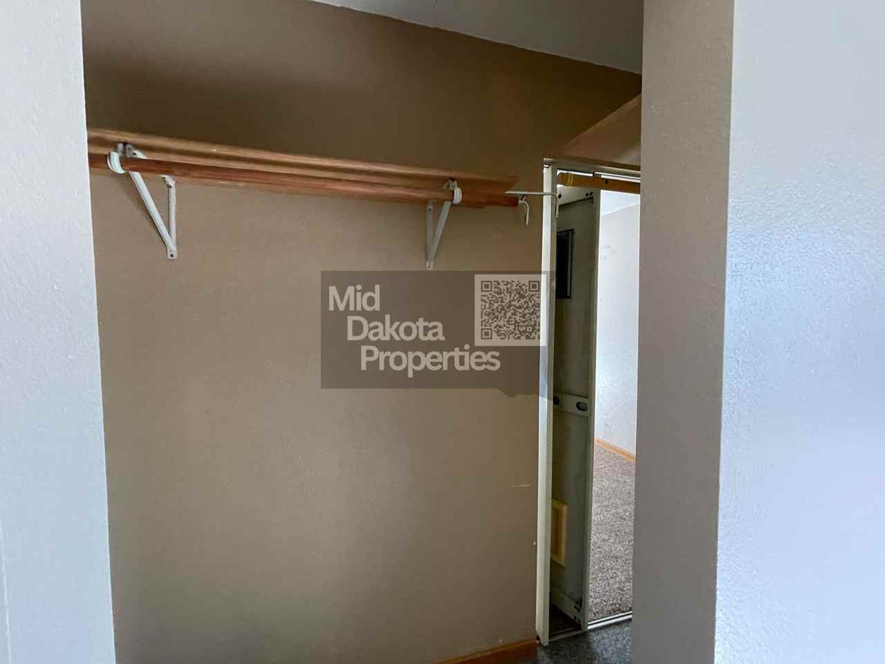 420 E 6th - Photo 7 of 19