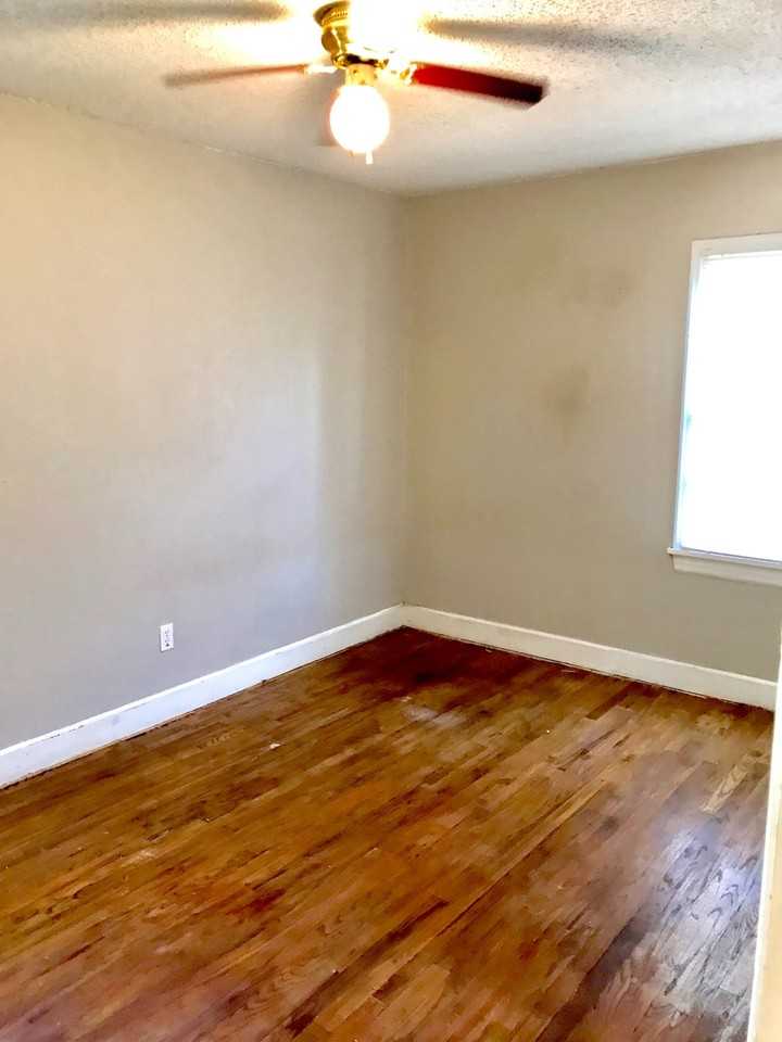 3016 30th Street - Photo 2 of 9