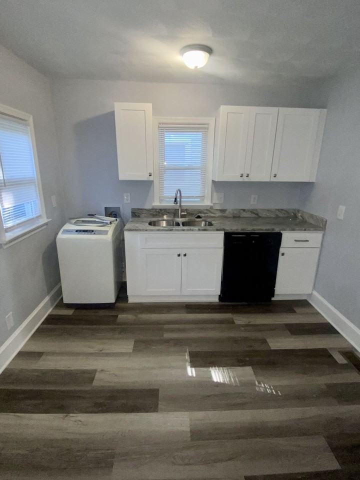 940 Reservoir Ave - Photo 2 of 27