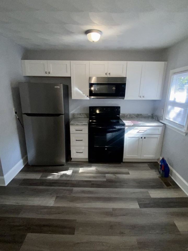 940 Reservoir Ave - Photo 3 of 27