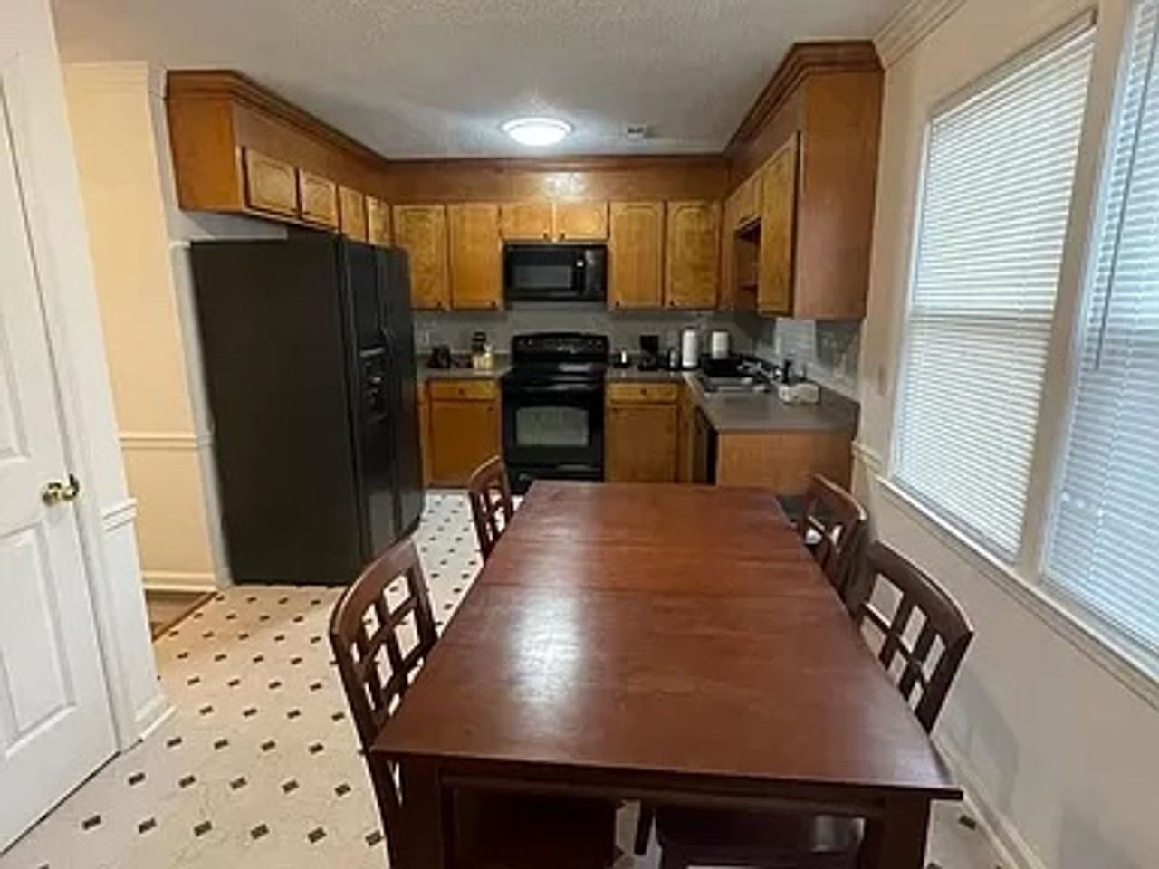 3 Crescent Ln - Photo 6 of 17