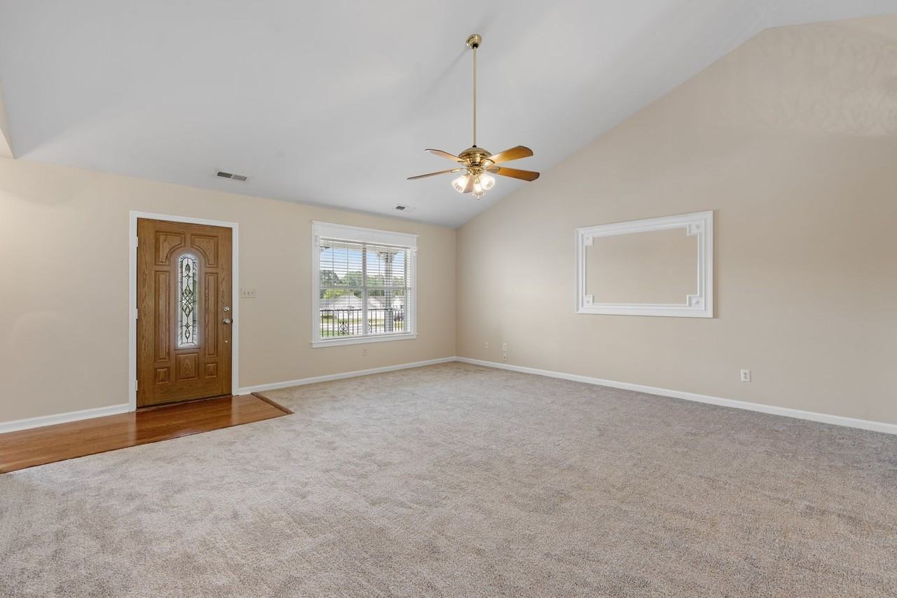 124 Cornelson Dr - Photo 6 of 32