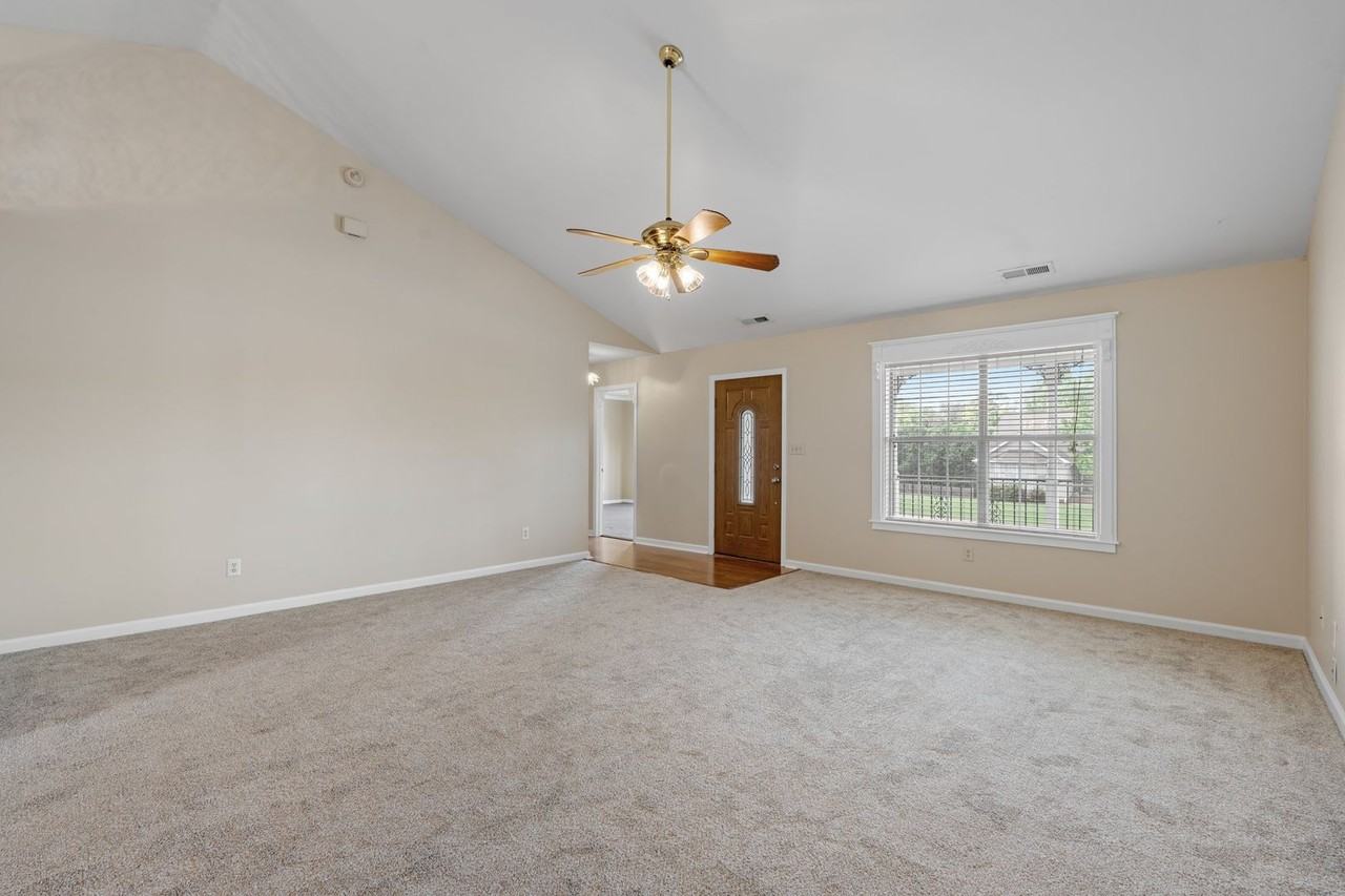 124 Cornelson Dr - Photo 7 of 32