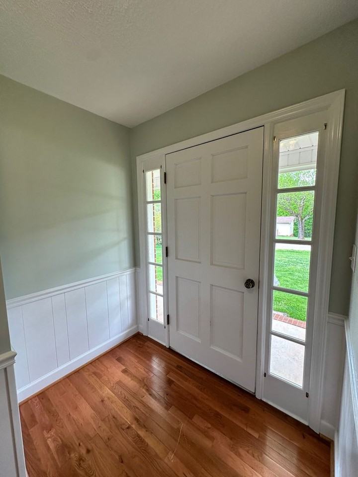 204 N Oakgrove Ext - Photo 3 of 33