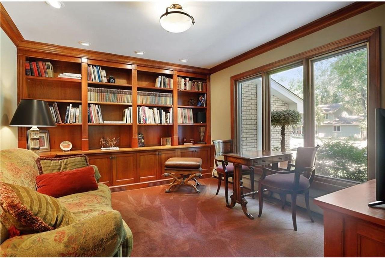 2624 Princeton Avenue South - Photo 3 of 12