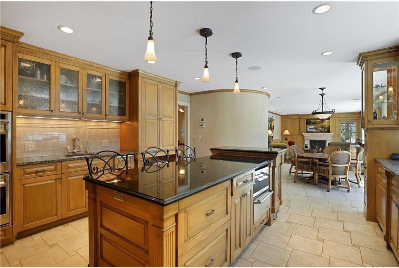 2624 Princeton Avenue South - Photo 4 of 12