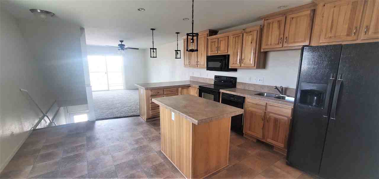 247 Reno Dr - Photo 3 of 14